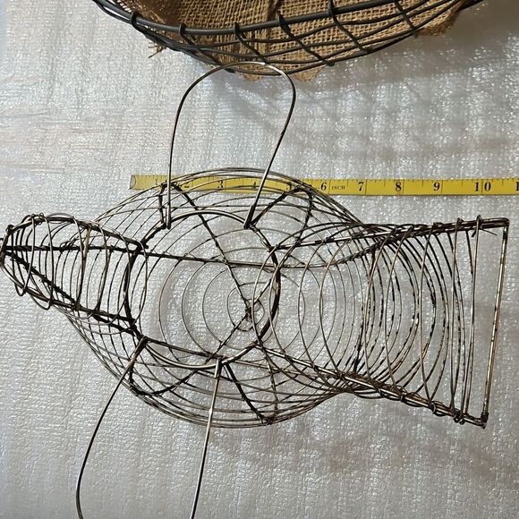 Rustic Vintage Wire Basket Set with Burlap Lining - Picture 7 of 8